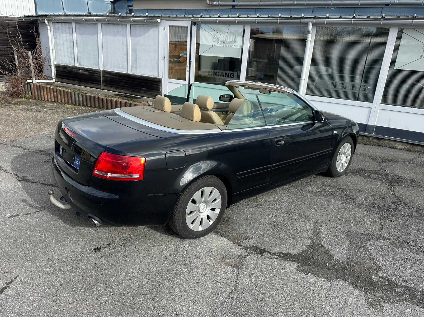 Audi a4 cabrio 2007 1.8t 56 000 km Lire  Bien Automatique, Autos, Cuir, Beige, Cabriolet, A4