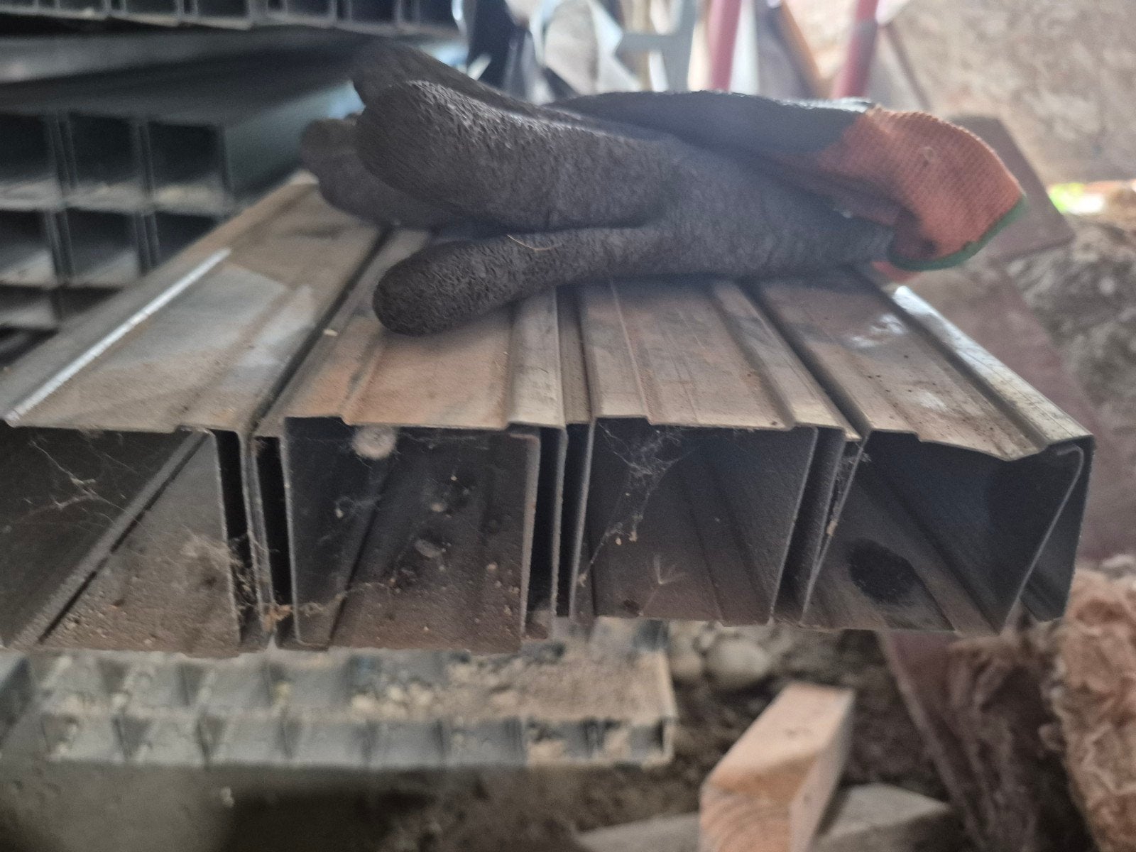 56 x Metal stuts  3m x 5cm x 5cm 2€ per profiel., Doe-het-zelf en Bouw, Ophalen