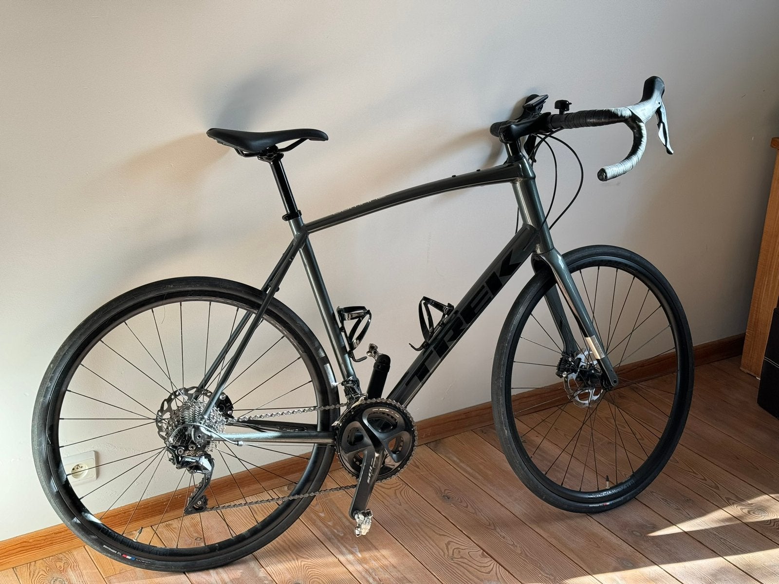 Trek Domane AL5, Fietsen en Brommers, Ophalen, Zo goed als nieuw