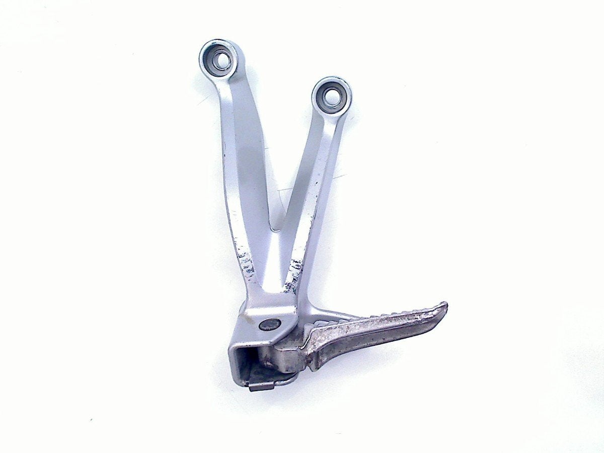 REPOSE PIEDS SUPPORT ARRIÈRE GAUCHE Suzuki, Motos, Dhr. S. di Majo, Utilisé, Info@cama-motorparts.nl, P.J. Troelstraweg 8 8
3144 CX  MAASSLUIS, NL