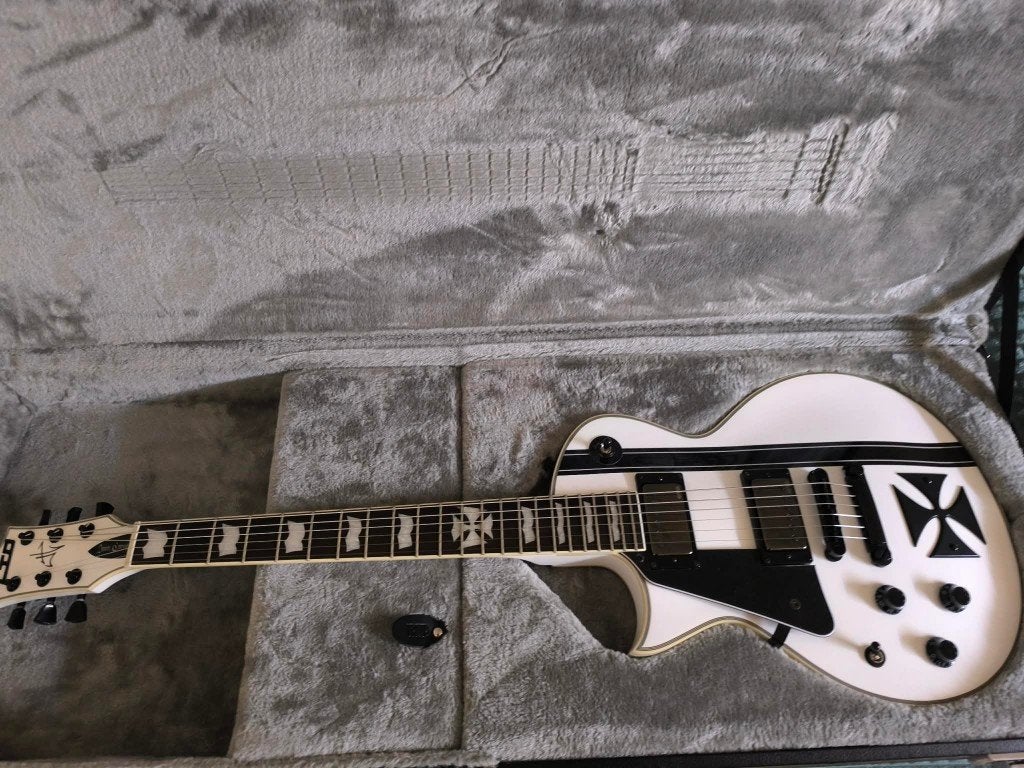 Ltd iron cross gaucher (James Hetfield Signature), Enlèvement, Comme neuf, Solid body, Autres marques
