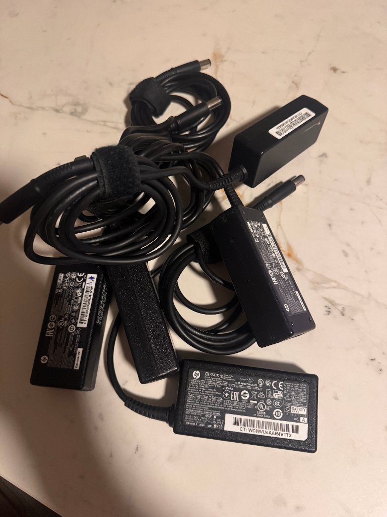 5 x HP 45W originele laptop oplader zwarte pin, Informatique & Logiciels, Chargeurs d'ordinateur portable, Enlèvement ou Envoi