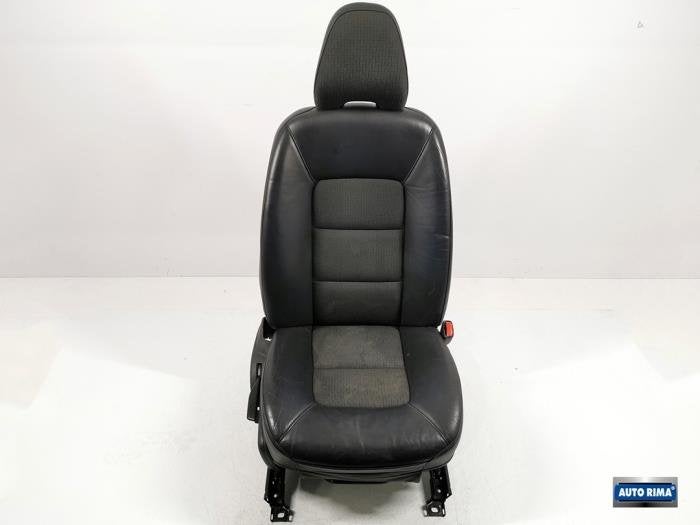 Siège droit d'un Volvo V70, -, 3 mois de garantie, -, -