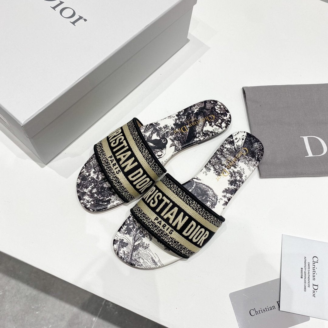 Sandales Christian Dior, Enlèvement ou Envoi, Neuf, Sandales de bain