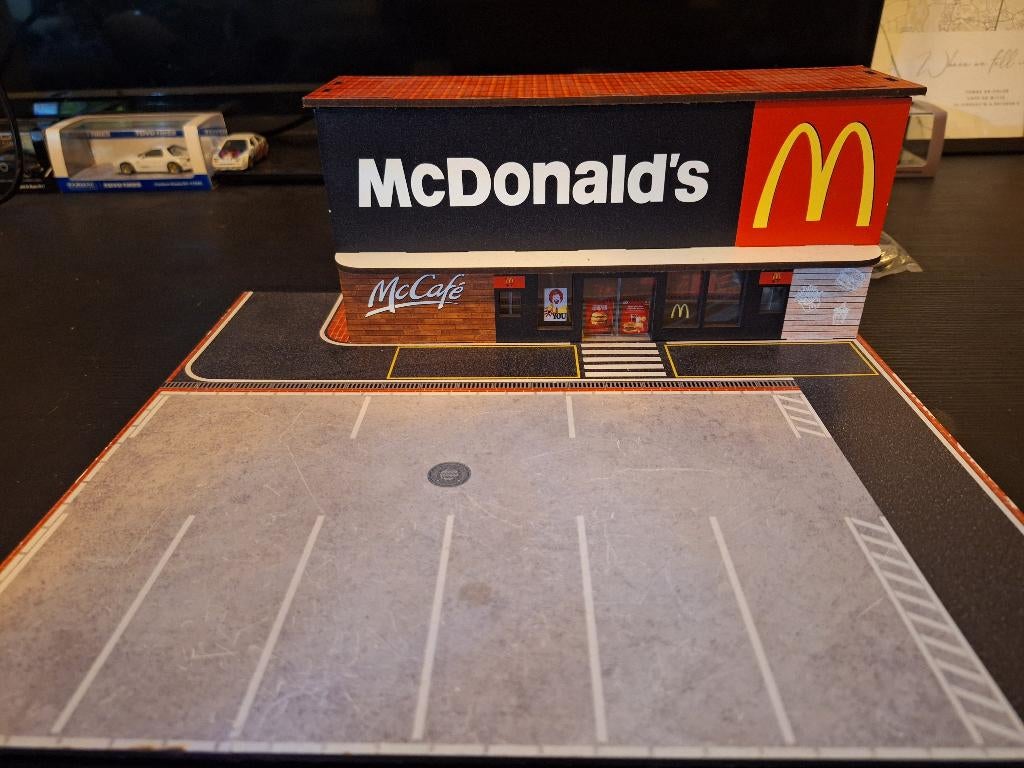 1/64 McDonald's diorama, Hobby & Loisirs créatifs, Modélisme | Voitures & Véhicules, Enlèvement ou Envoi