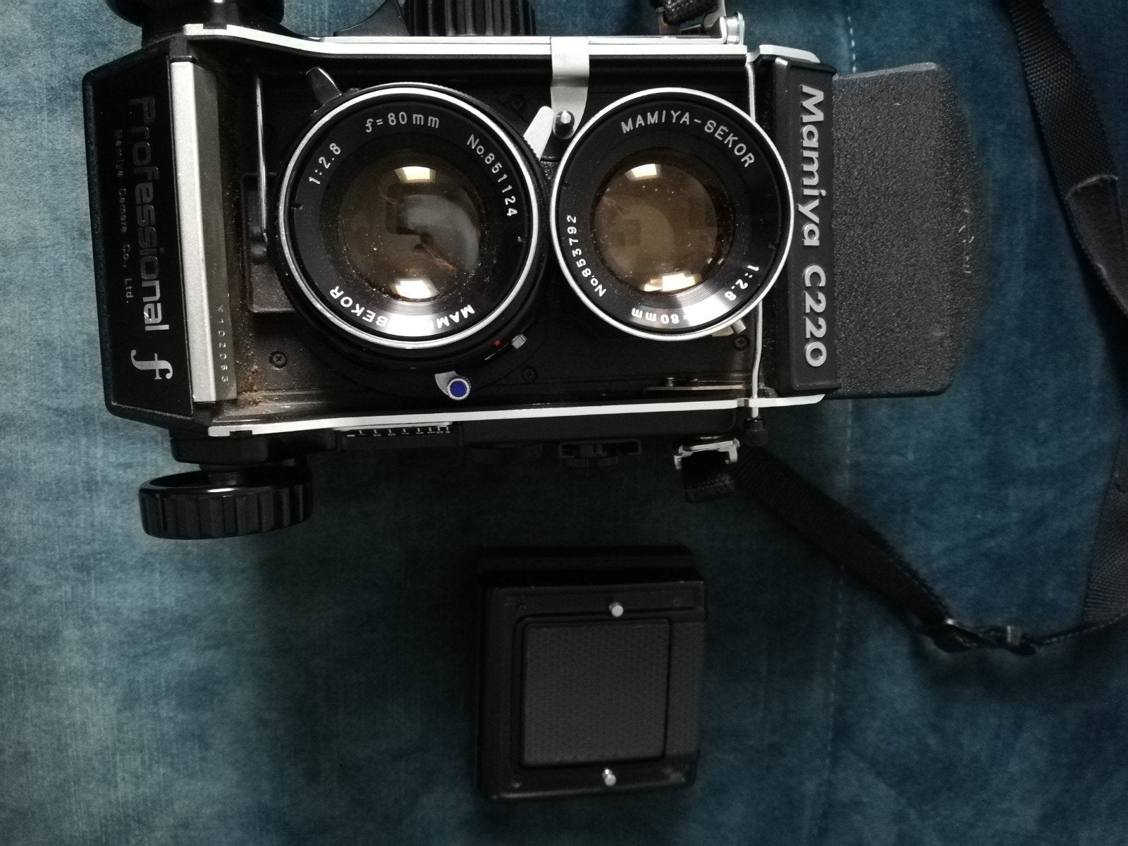 Mamiya C220 Professional F + prisma + mamiya sekot 80mm lens, Enlèvement ou Envoi, Comme neuf, Reflex miroir
