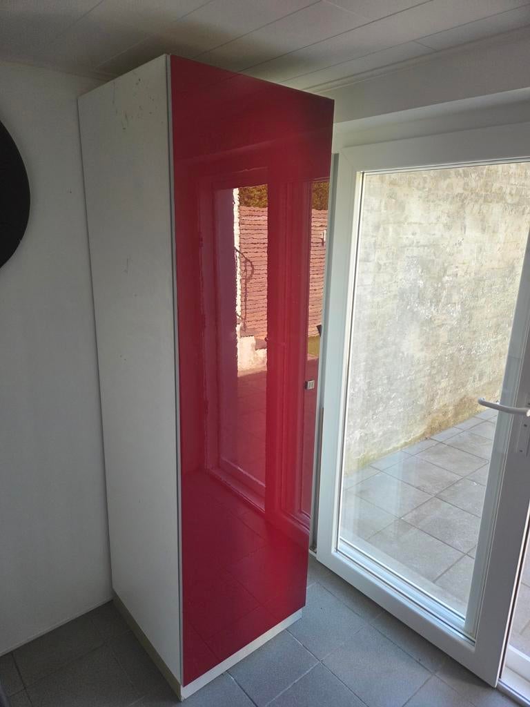 Kast met uitschuifrekken, Ophalen
