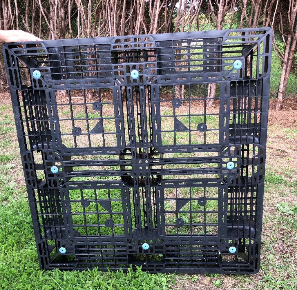 4 Kunststof pallets 110 x 110 x 12 cm (prijs=totaalprijs), Ophalen