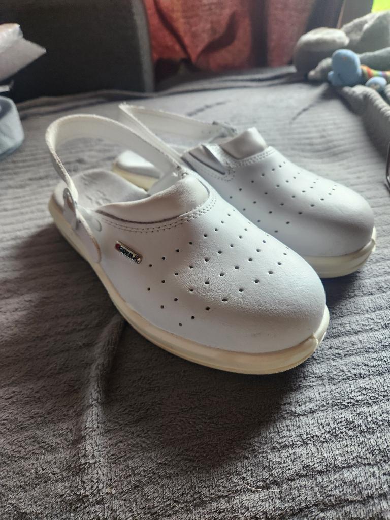 Nieuwe witte klompen cofra maat 40, Ophalen of Verzenden, Nieuw