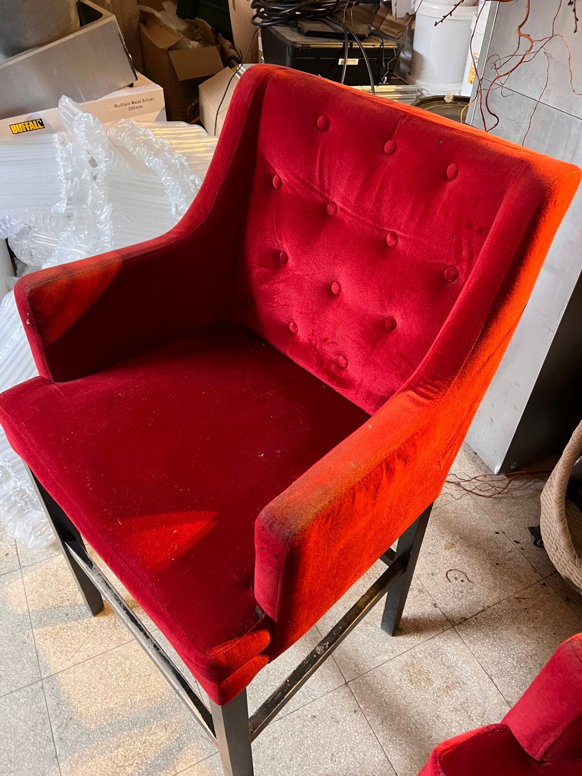 Barstoel fluweel rood, Ophalen, Met voetsteun, 90 cm of meer, Hout