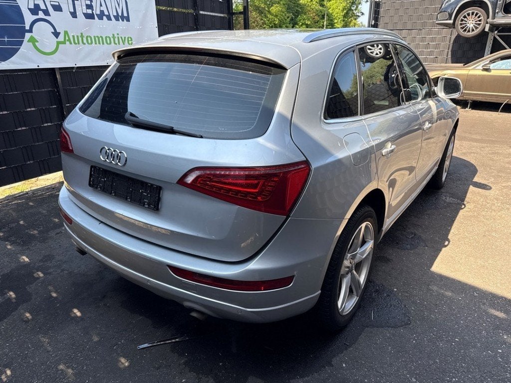 FEU ARRIÈRE DROIT Audi Q5 (8RB) (|8R0945094A|), Auto-Union-Straße  1,
85057  Ingolstadt, DE, Info@audi.de, Audi, Utilisé
