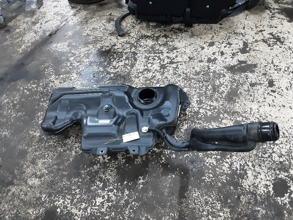 BRANDSTOFTANK Renault Captur I (2R) (01-2013/-) (172029188R), Gebruikt, Renault, Peter-Huppertz-Straße 5
51063  Köln, DE, Dialog.deutschland@renault.de