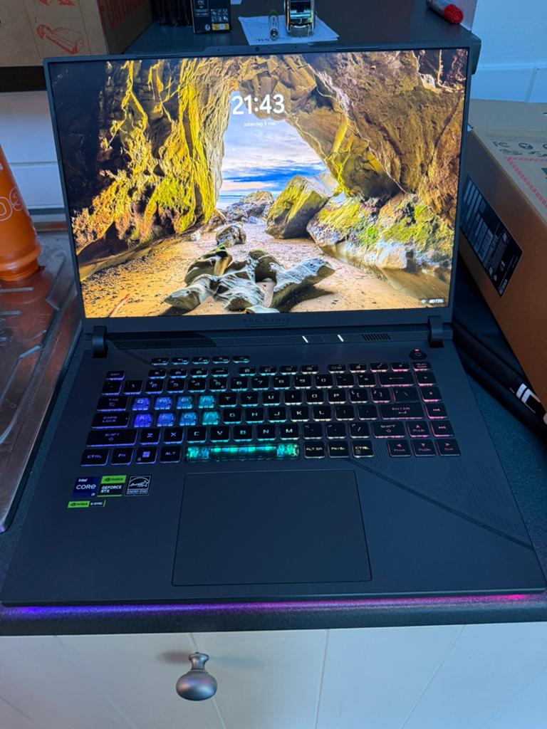 Asus rog strix i9 14900hx-rtx 4070 nieuwstaat onder garantie, 16 pouces, Comme neuf, Enlèvement, Gaming