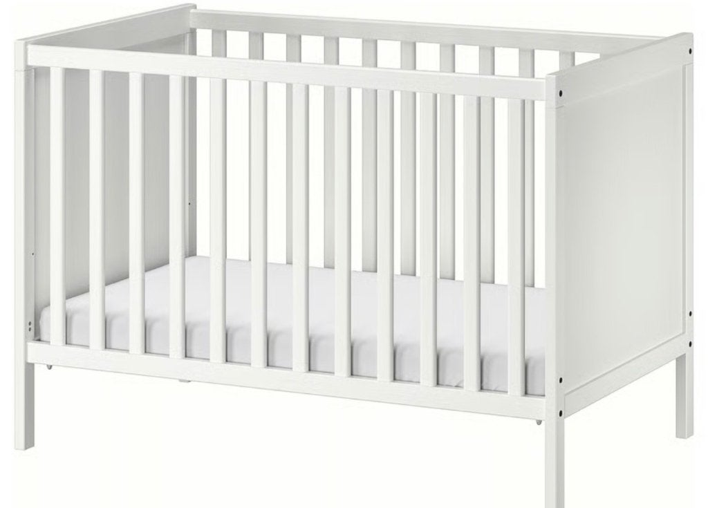 Lit bébé IKEA SUNDVIK 60x120 cm, Enfants & Bébés, Enlèvement, Utilisé, Sommier à lattes