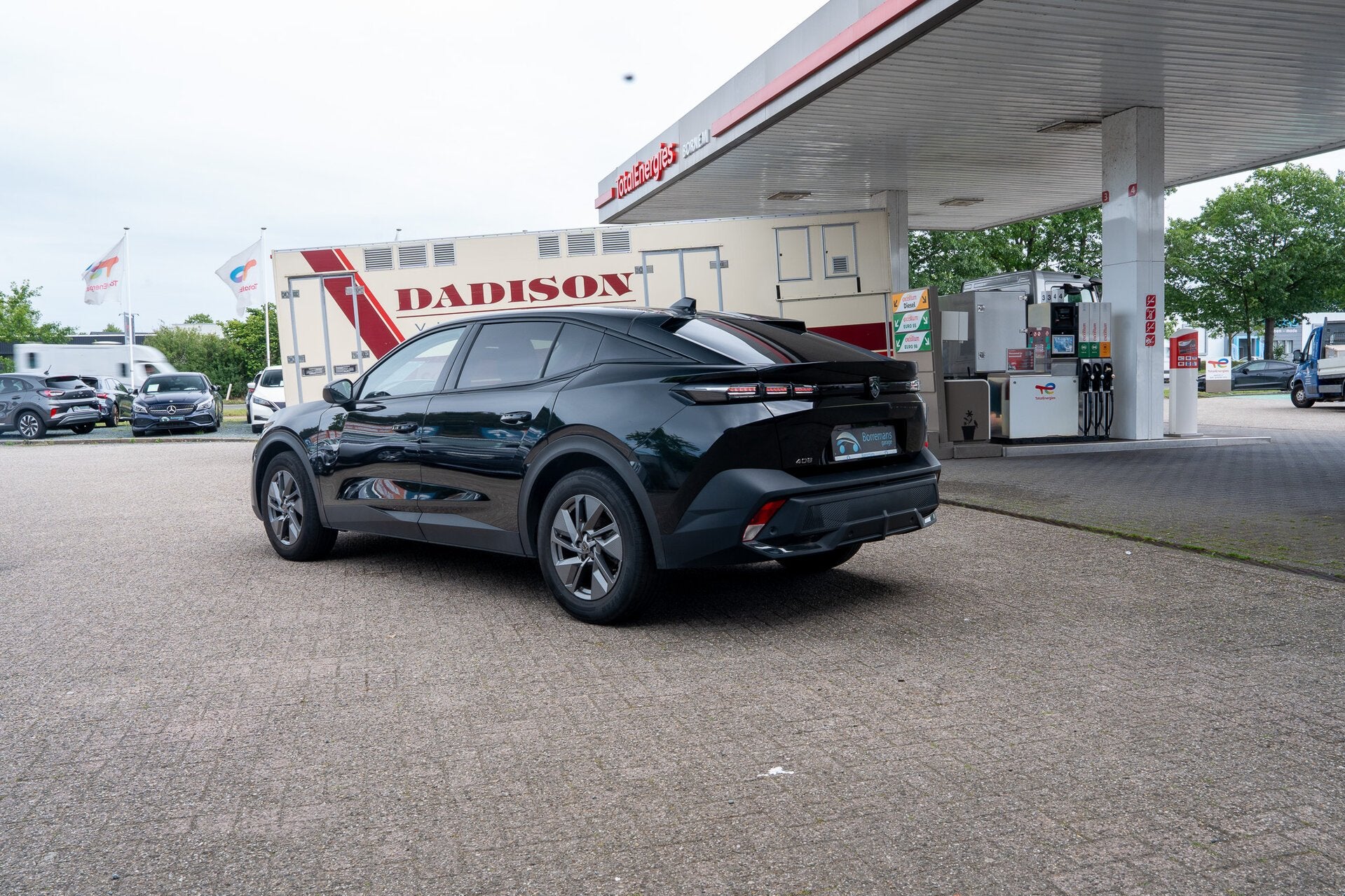 Peugeot 408 ALLURE Automaat/Camera/Carplay/...., Euro 6, 1199 cc, 0 kg, Zwart