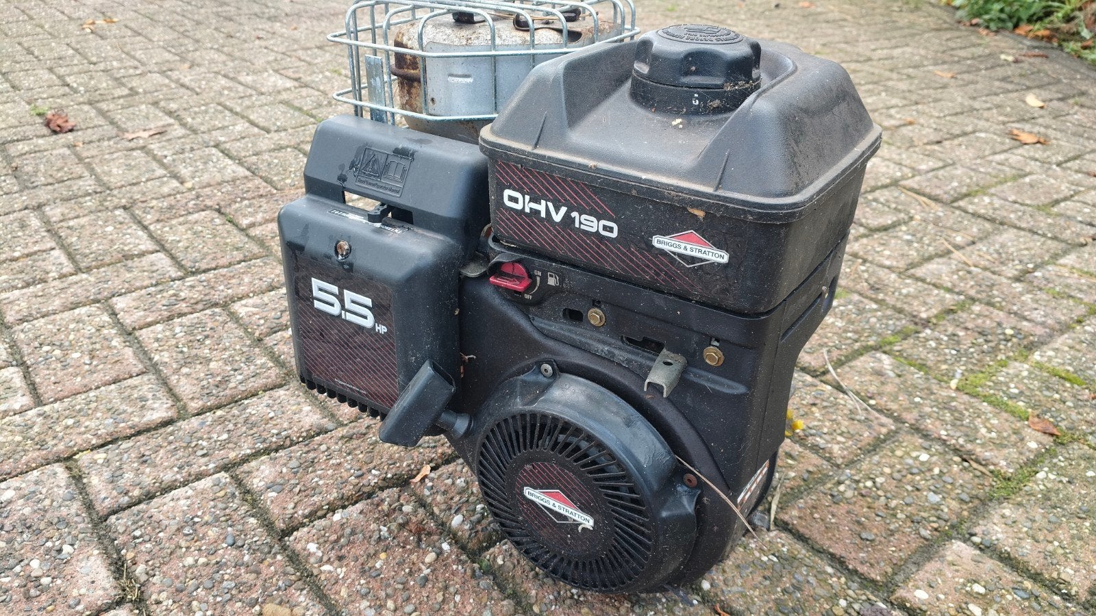briggs and stratton verticaal, Doe-het-zelf en Bouw, Ophalen, Gebruikt, Benzinemotor, 1800 rpm of meer