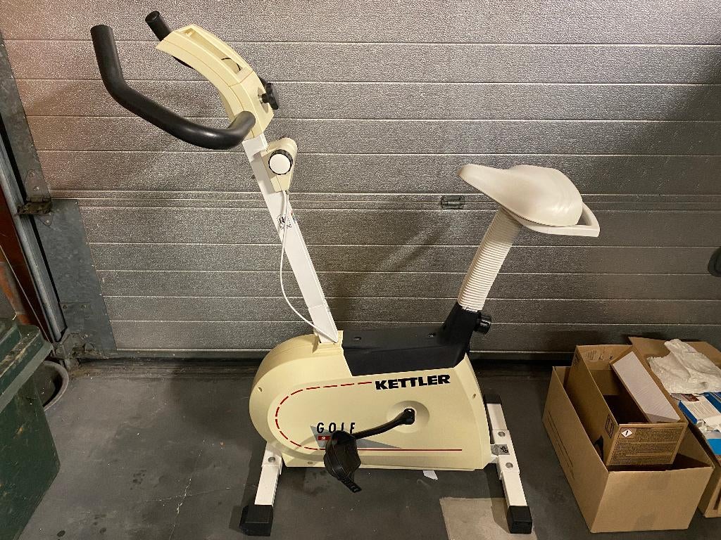 Hometrainer, Sport en Fitness, Fitnessapparatuur, Ophalen, Kunststof, Gebruikt, Benen