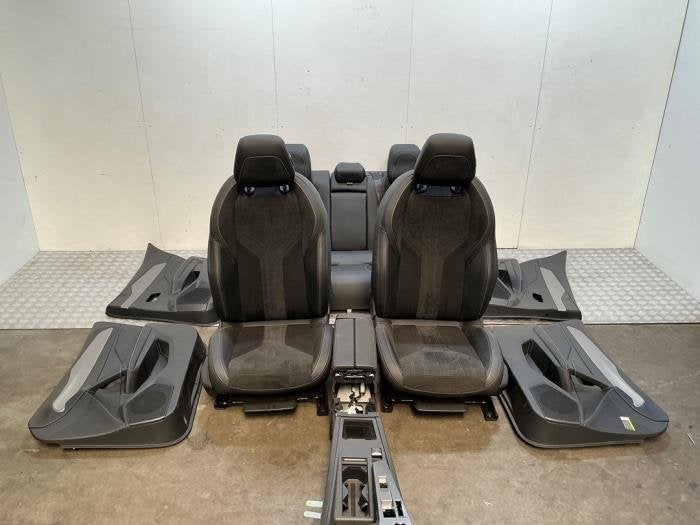 Kit revêtement (complet) d'un Peugeot 408 (408 22-), Utilisé, -, Peugeot, -