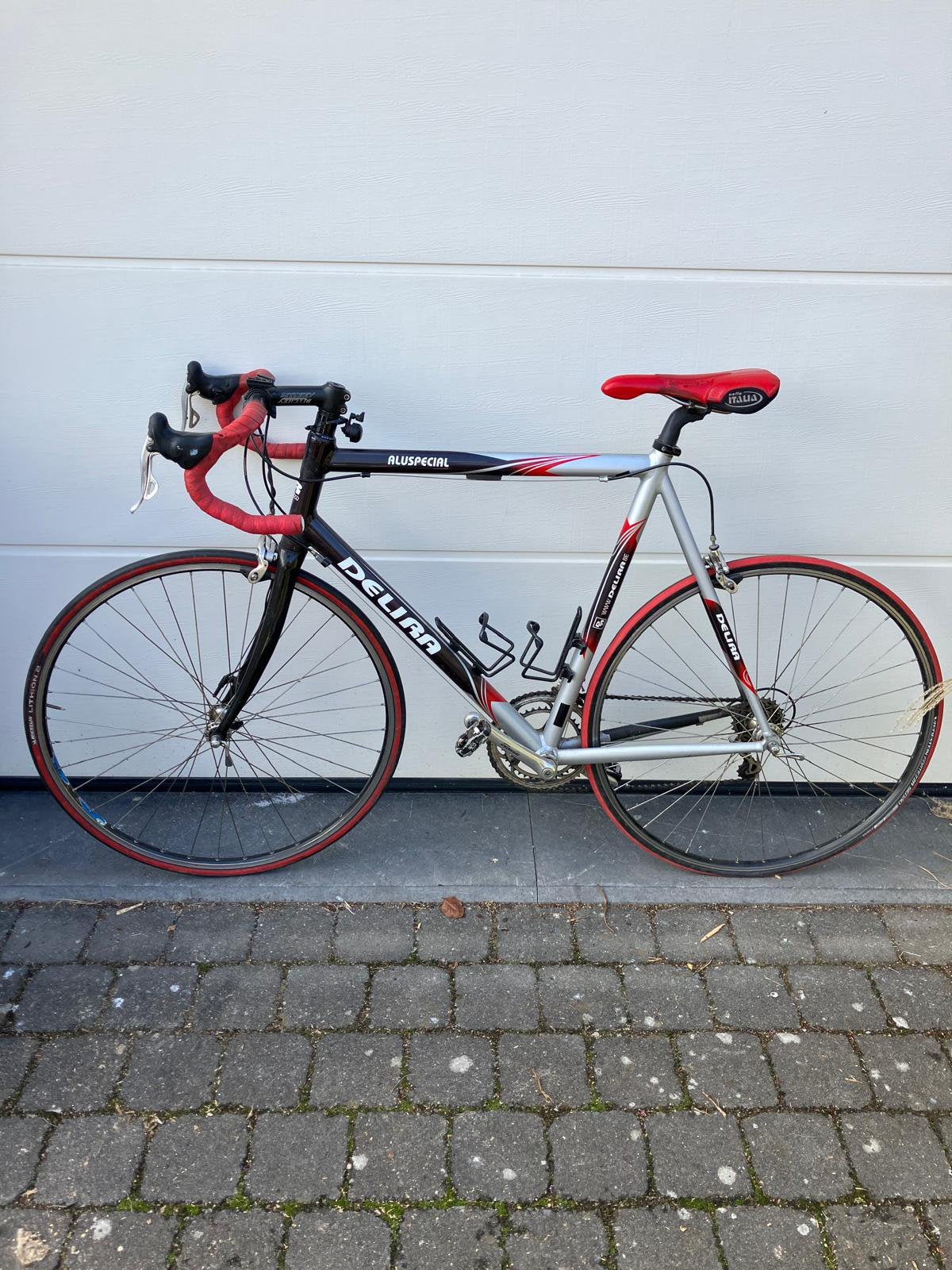 Koersfiets Delira, Enlèvement, Utilisé