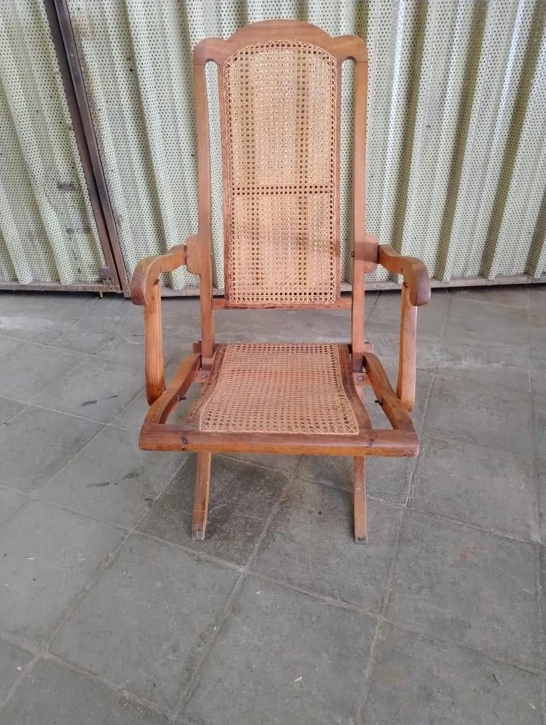 Chaise longue pliante en rotin, Enlèvement