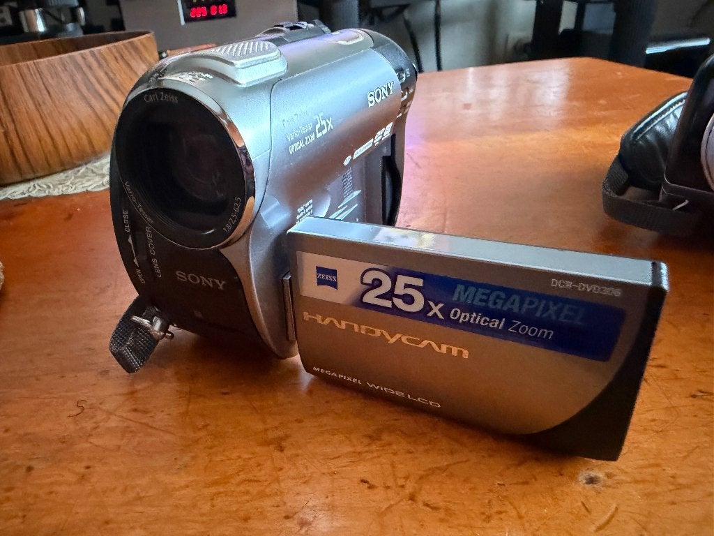 Sony DCR-DVD 306E, Full HD, 20x of meer, Ophalen of Verzenden, Zo goed als nieuw