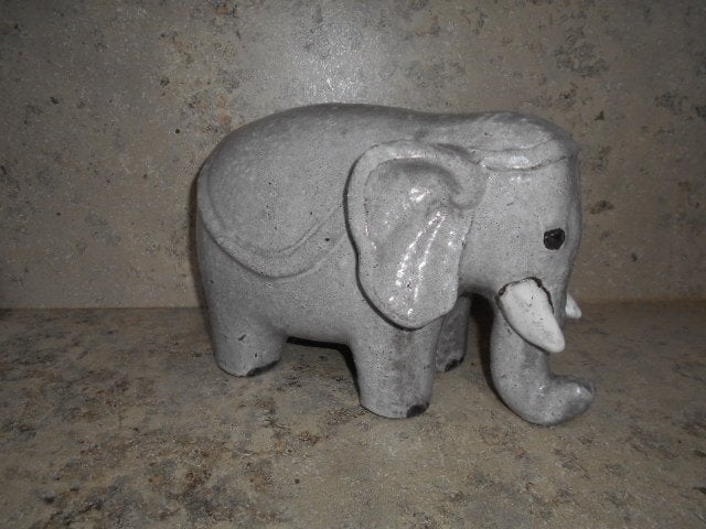 Belle statue en pierre d'éléphant, Enlèvement, Pierre ou céramique, Statue, Gris