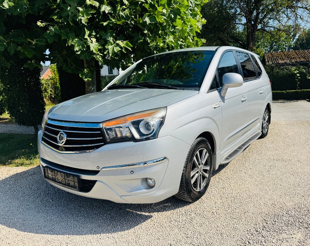 SSANGYONG 2.2XDI LIMITÉ À 7 PLACES EN OPTION COMPLÈTE, Argent ou Gris, Achat, Entreprise, 7 places