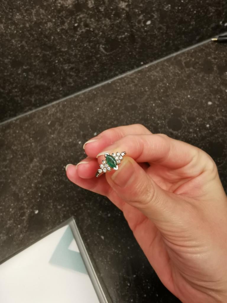 Gouden ring 14kt met smaragd en natuurlijke diamanten, Bijoux, Sacs & Beauté, Bagues, Neuf, Autres couleurs, Or, Enlèvement