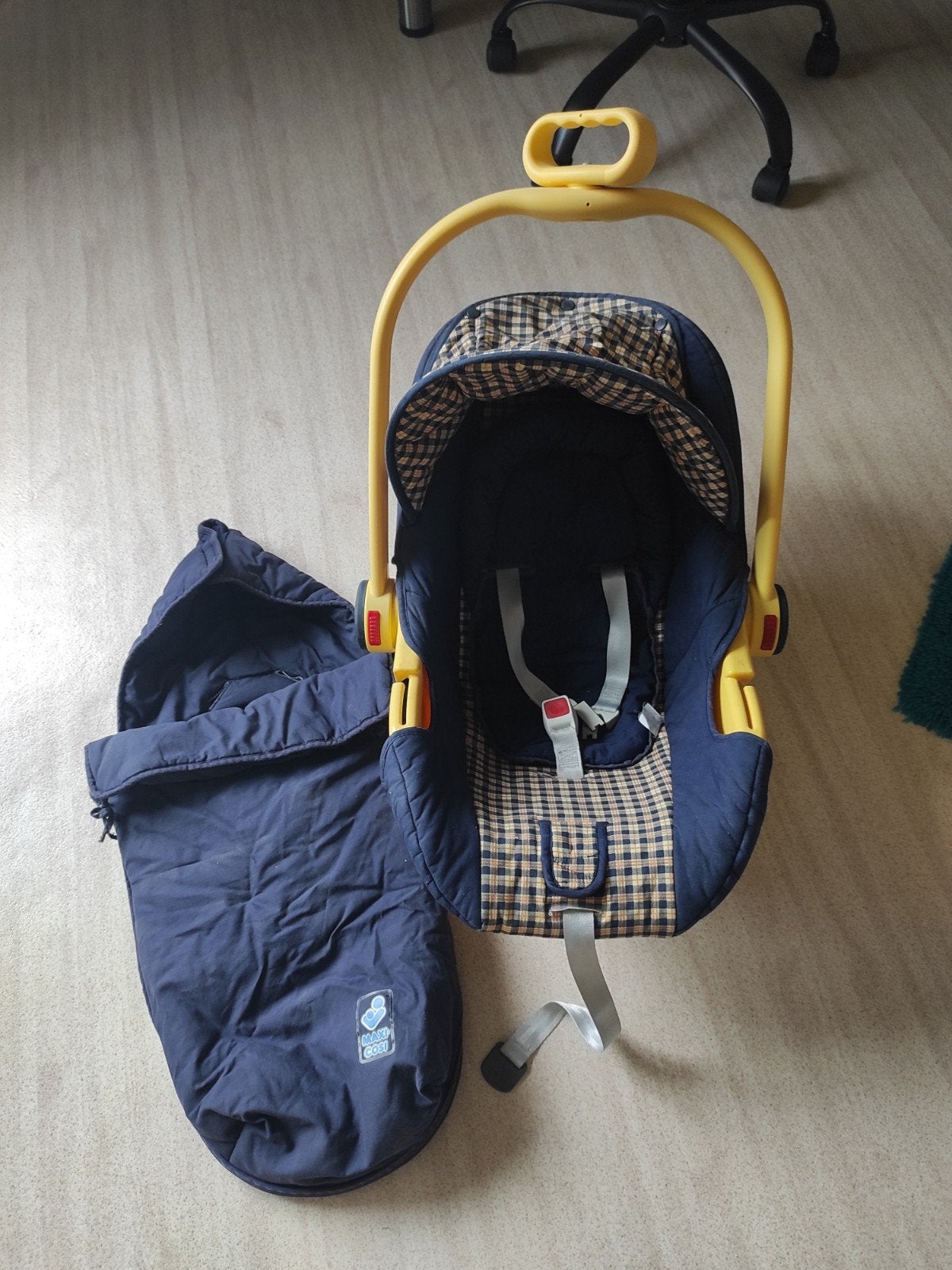 maxi cosi met voetenzak, Enfants & Bébés, Enlèvement