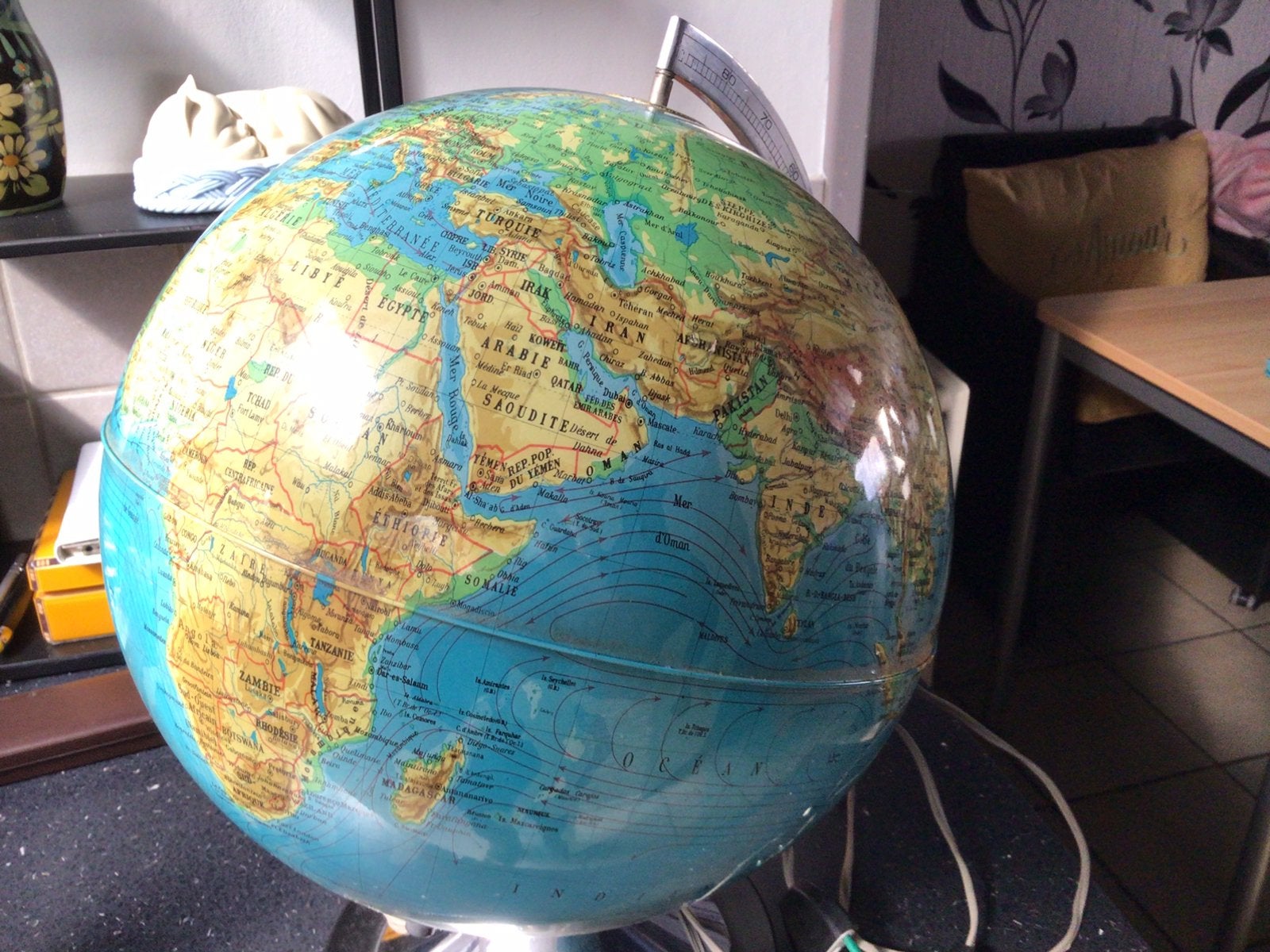 Globe terrestre vintage année 1960/70, Enlèvement