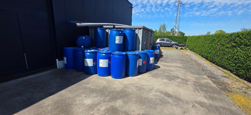 vaten 210l, 150 liter of meer, Ophalen, Gebruikt, Kunststof