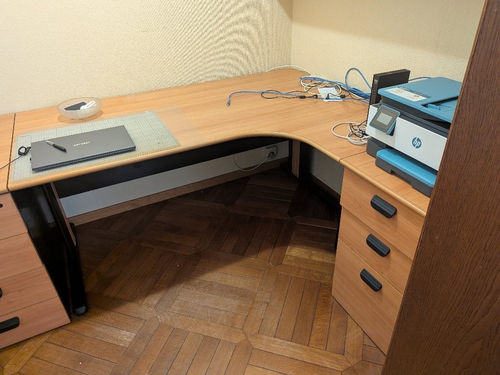 Bureau de coin, Enlèvement, Utilisé