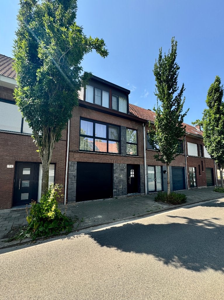 Ruime Bel-étage Te Koop!, Tot 200 m², Aartselaar, Tussenwoning, Provincie Antwerpen