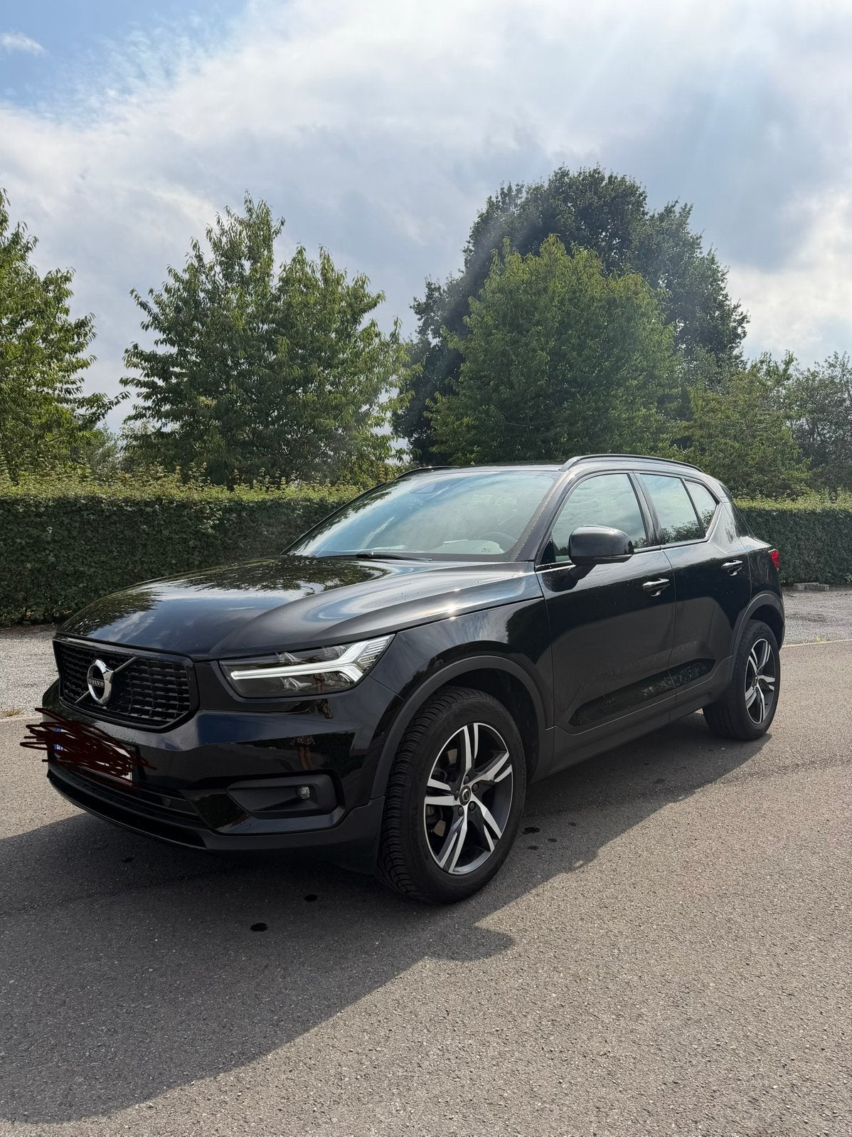 Volvo XC40 R-design benzine/automaat, Autos, Volvo, Achat, Euro 6, Phares entièrement LED, Noir