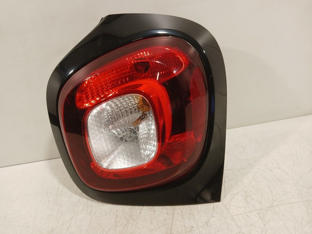 Achterlicht carrosserie rechts Smart Forfour, Auto-onderdelen, Onderdelen@venauto.nl, Van der Ven Autorecycling B.V., Gebruikt