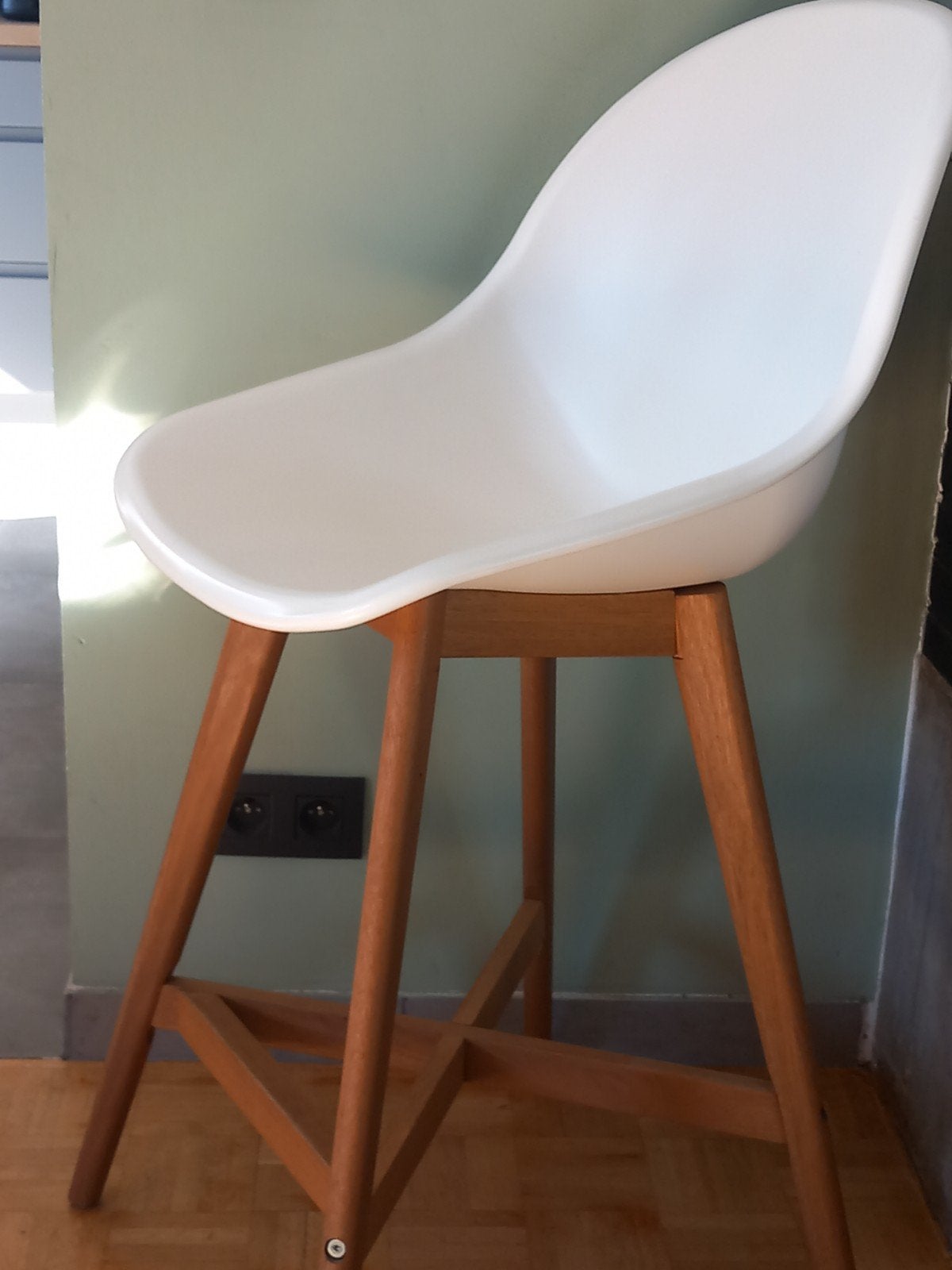 tabourets de bar Ikea blanc et bois, 1 tabouret, Avec repose-pieds, Enlèvement, Utilisé