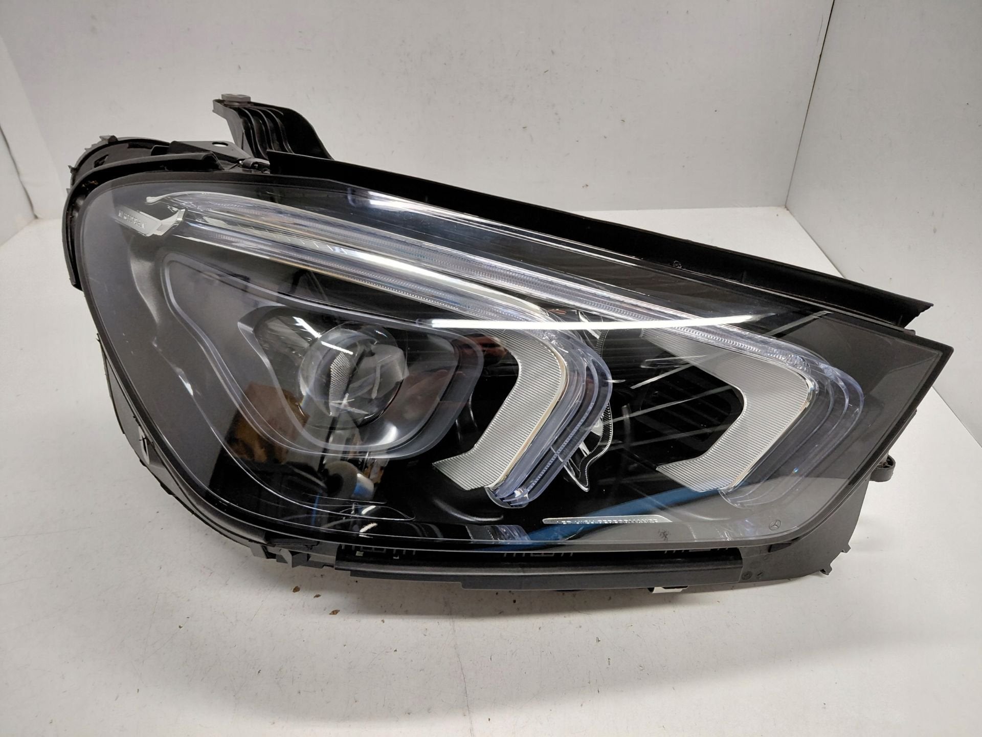 Phare Mercedes GLE W167, Autos : Pièces & Accessoires, Mercedes-Benz AG, Mercedes-Benz, Utilisé, Mercedesstrasse 120
70372  Stuttgart, DE