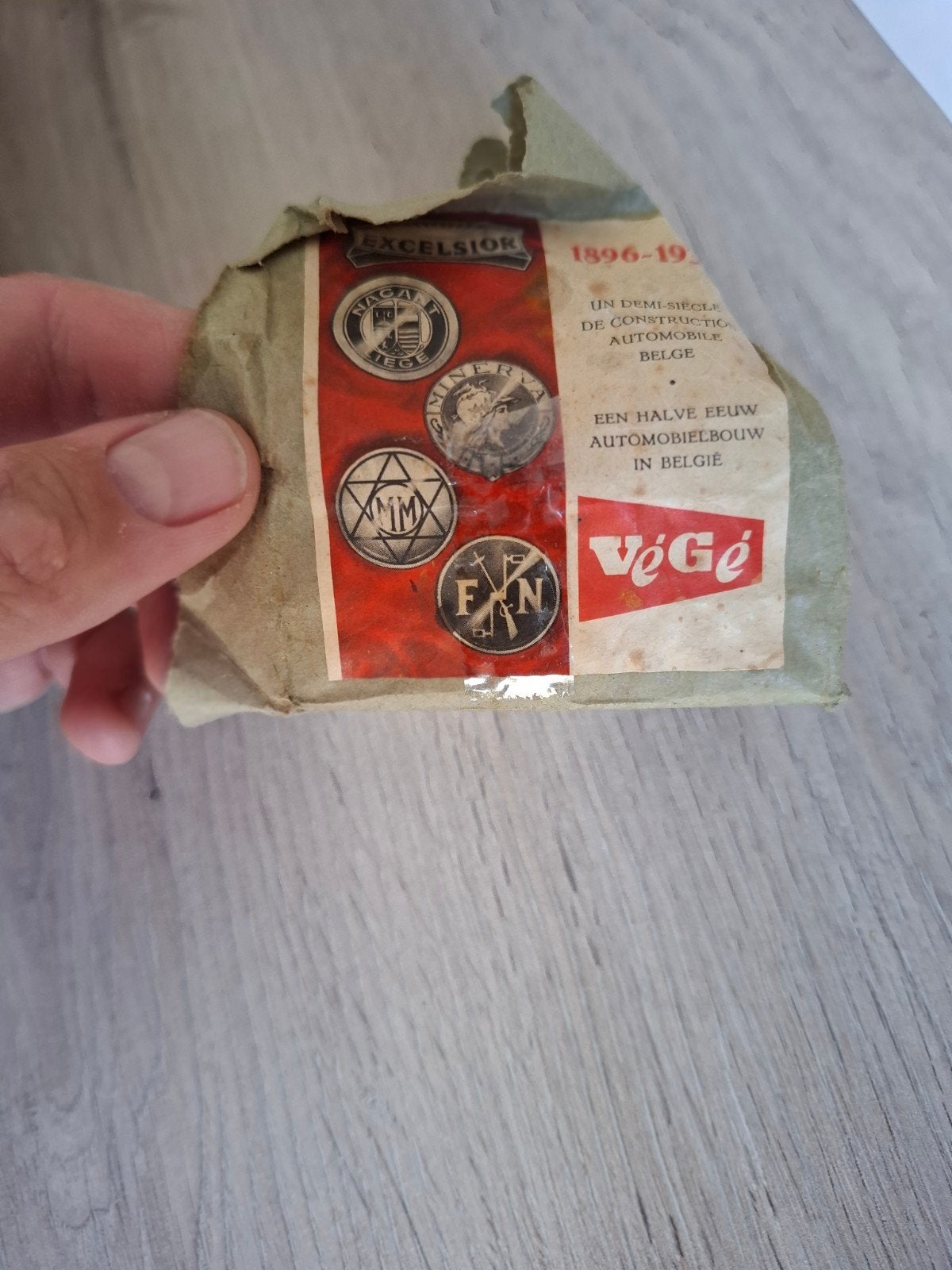 FN , ect 4 boîtes anciennes d allumettes avec voitures Belge, Collections, Enlèvement ou Envoi