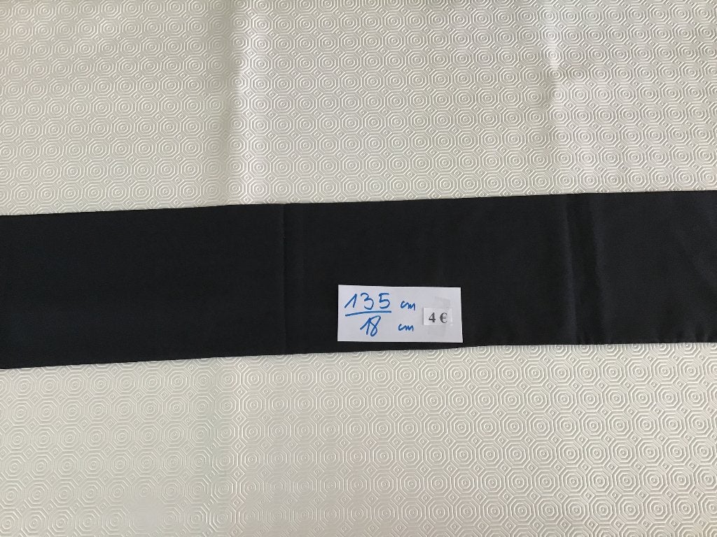 dames sjaal 135 cm op 18 cm en andere aan 4 €, Kleding | Dames, Mutsen, Sjaals en Handschoenen, Zo goed als nieuw, Sjaal, Ophalen of Verzenden