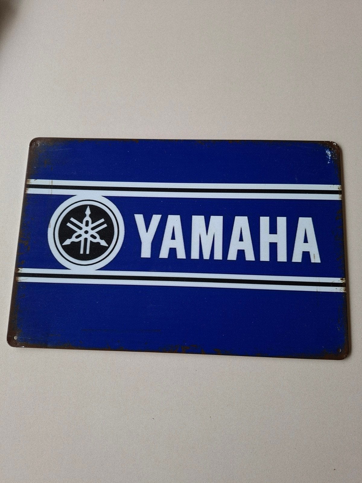 Panneau YAMAHA 20 cm X 30 cm
Offre 8€ par pièce, Collections, Broches, Pins & Badges, Enlèvement