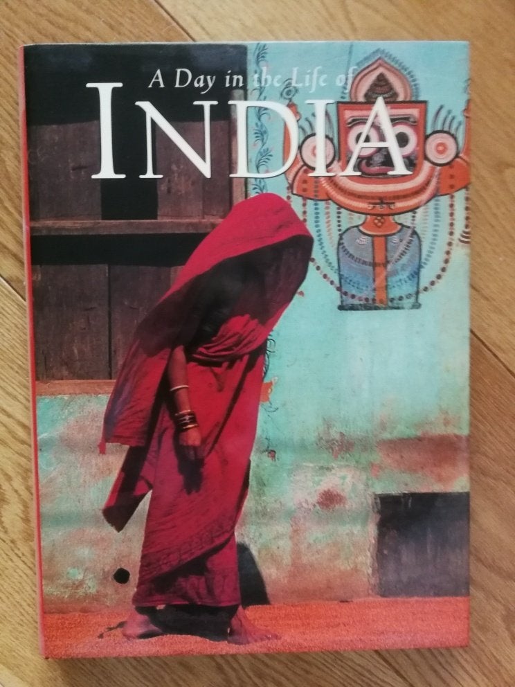 livre d'art UN JOUR DANS LA VIE DE L'INDE - Collins- anglais, Livres, Enlèvement ou Envoi, Comme neuf, Autres sujets/thèmes, Collins