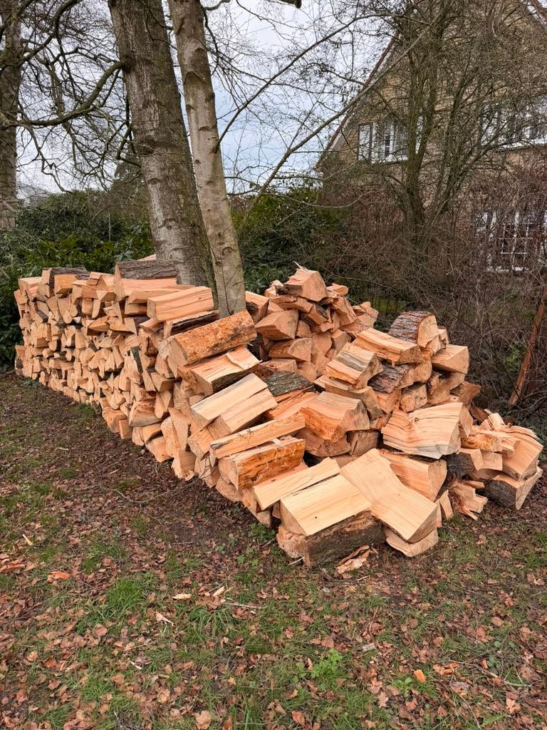 Ca 5m3 gekliefd brandhout - Pinus - niet gedroogd, Tuin en Terras, Brandhout, Blokken, Overige houtsoorten, Ophalen