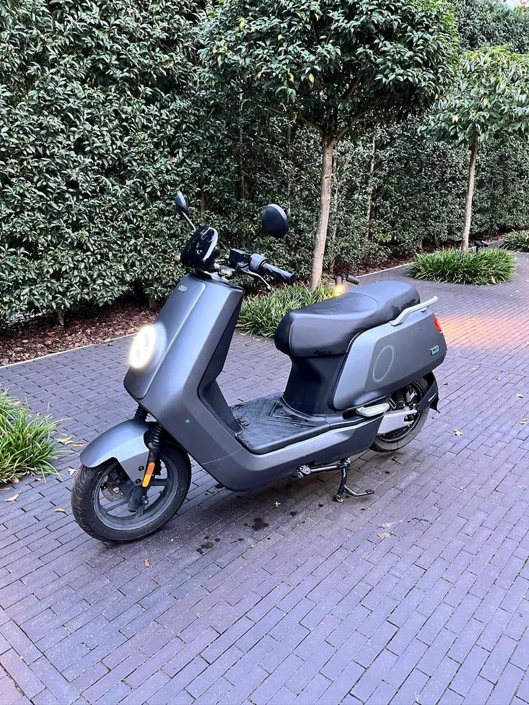 NIU NQI Sport - Matt Grey - 8052 km, Classe B (45 km/h), Enlèvement, Utilisé, Électrique