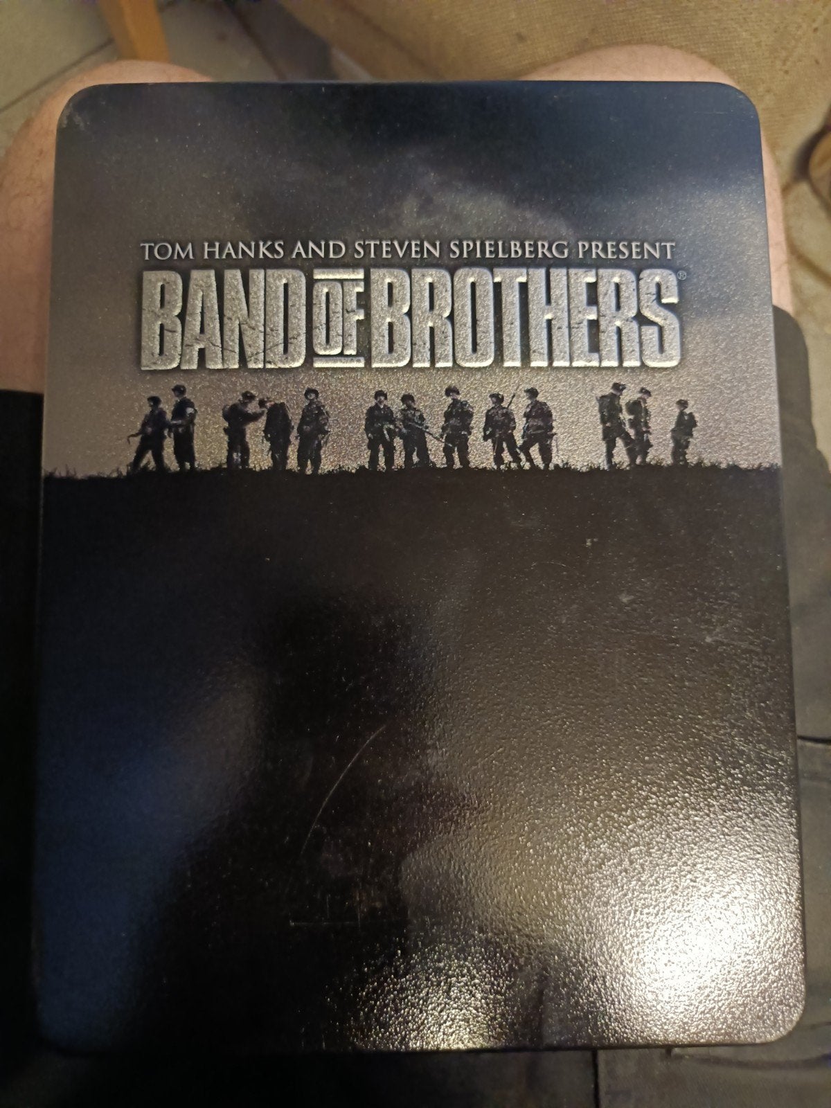 Band of Brothers metal case, Ophalen