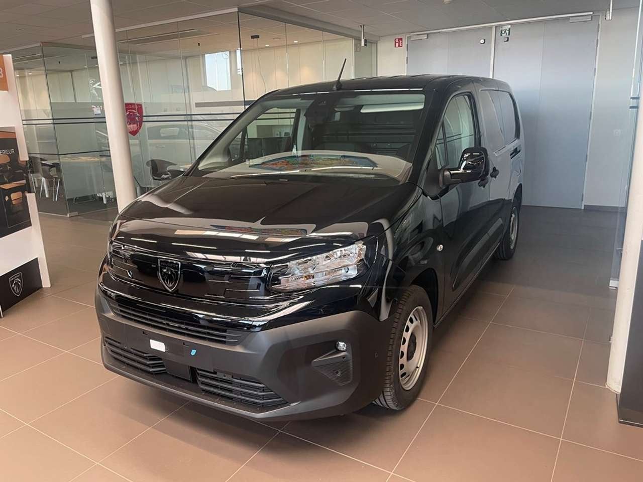 Peugeot Partner XL 130PK Automaat *0KM*, Auto's, 1498 cc, USB, 0 kg, Zwart