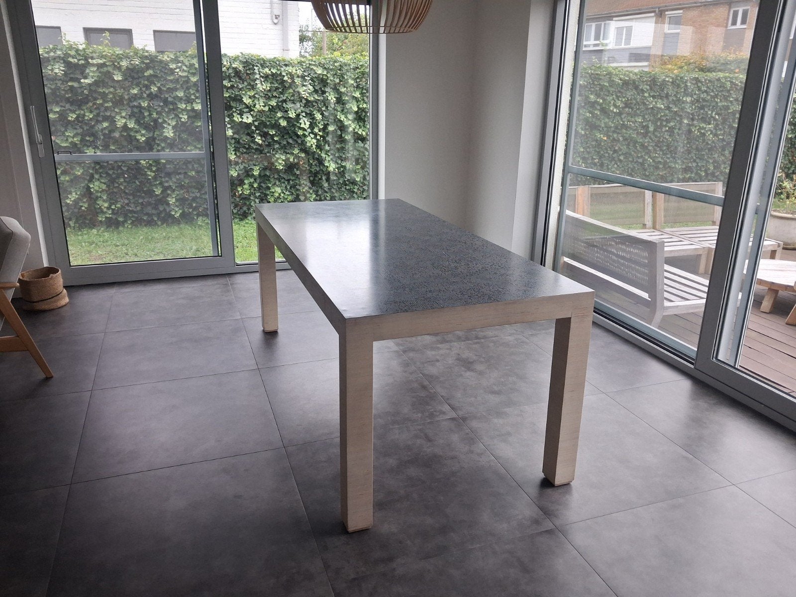 Moderne eettafel, Ophalen, Gebruikt