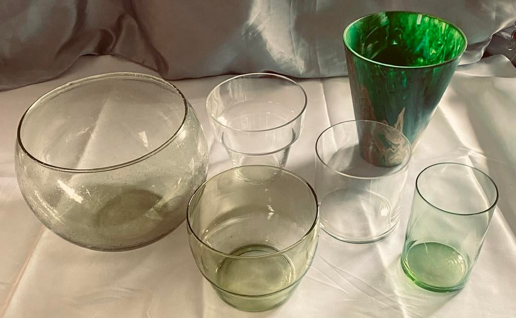 Lot van 6 glazen vazen groen en doorzichtig, Huis en Inrichting, Woonaccessoires | Vazen, Ophalen, Zo goed als nieuw, Groen