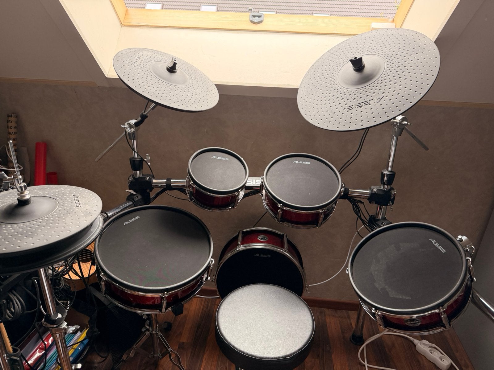 Alesis Strike Pro, Musique & Instruments, Enlèvement, Comme neuf