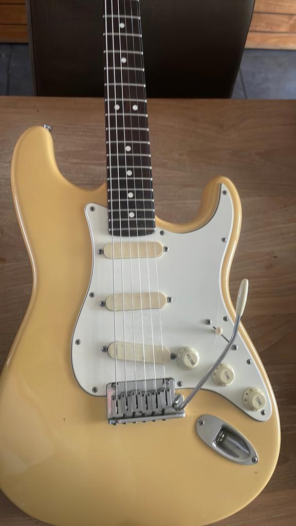 Prachtige Fender Stratocaster plus 80 s vintage, Muziek en Instrumenten, Snaarinstrumenten | Gitaren | Elektrisch, Ophalen, Zo goed als nieuw