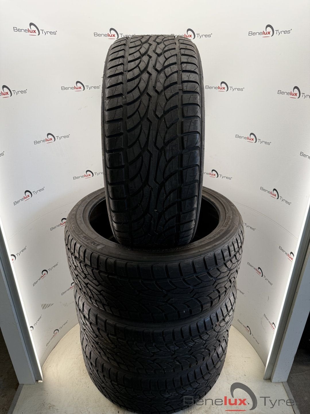 4x 295/40ZR24 295/40R24 295/40 ZR24 R24 295/40/24 2954024, Autos : Pièces & Accessoires, Pneus & Jantes, 295 mm, Véhicule de tourisme